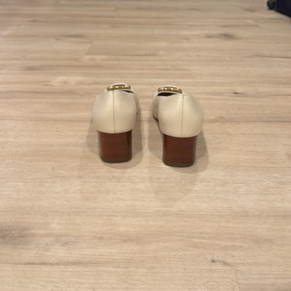 🤍Vintage Salvatore Ferragamo Block Heels🤍 - Picture 4 of 6